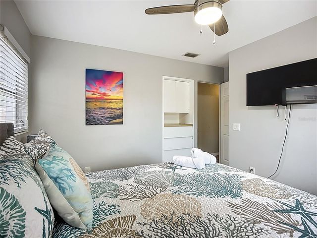 5703 18 STREET W, Bradenton, FL 34207