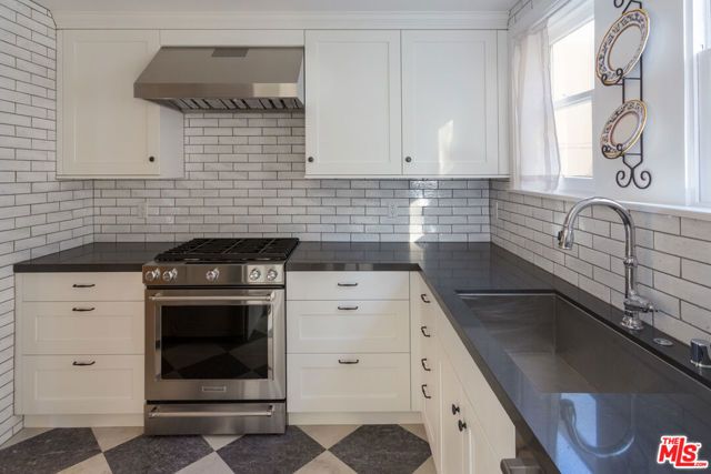 1930 N RODNEY Drive 1930, Los Angeles, CA 90027