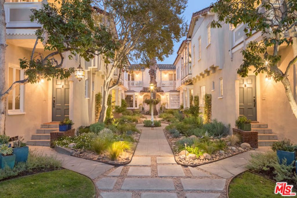 1930 N RODNEY Drive 1930, Los Angeles, CA 90027