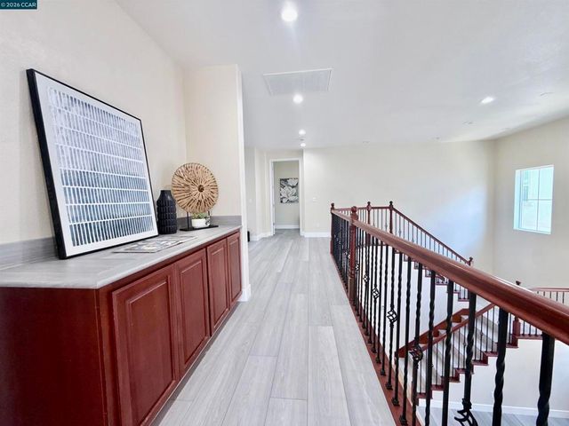 7240 Willow Creek Cir, Vallejo, CA 94591
