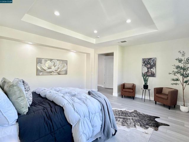 7240 Willow Creek Cir, Vallejo, CA 94591