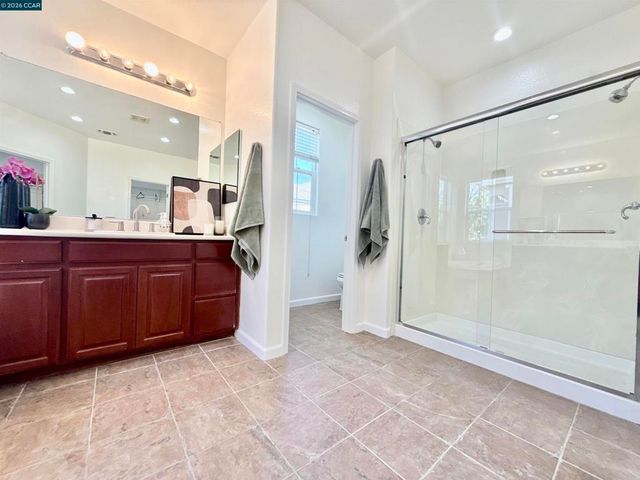 7240 Willow Creek Cir, Vallejo, CA 94591