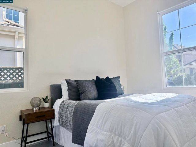 7240 Willow Creek Cir, Vallejo, CA 94591