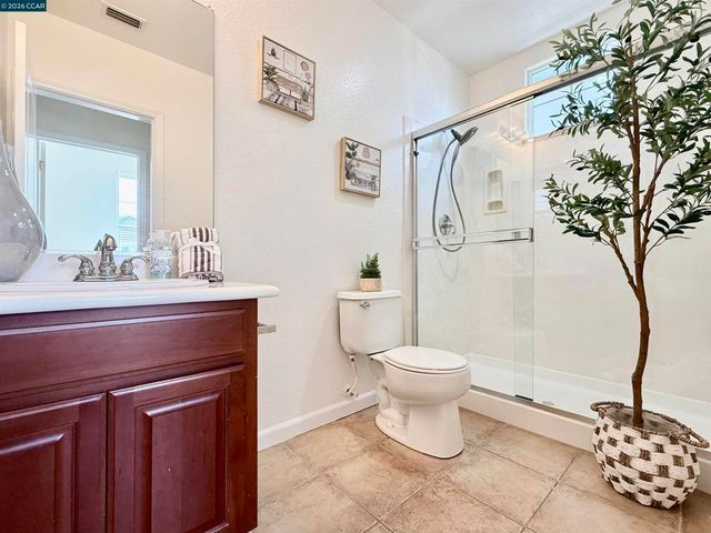 7240 Willow Creek Cir, Vallejo, CA 94591