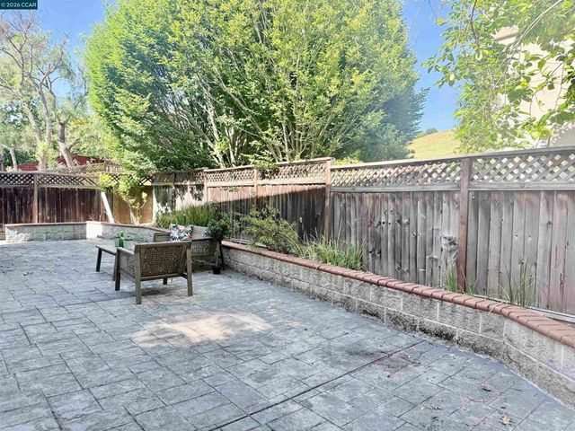 7240 Willow Creek Cir, Vallejo, CA 94591