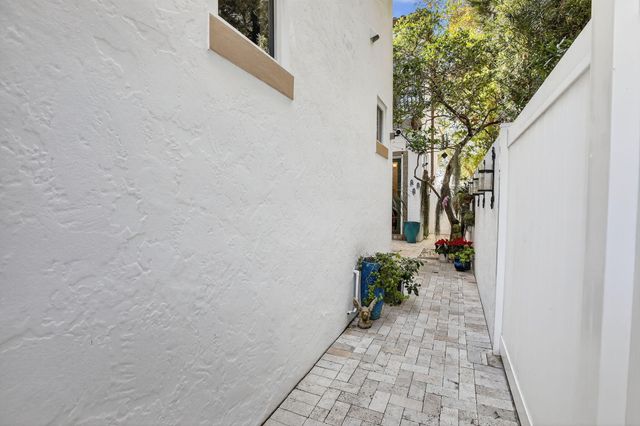 1508 SE 2nd Court B, Fort Lauderdale, FL 33301