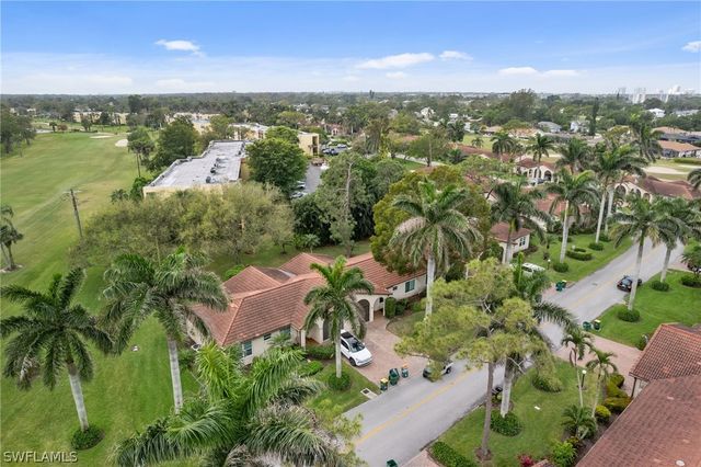 1094 Forest Lakes DR, Naples, FL 34105