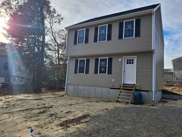 108 Lake Ave, Wareham, MA 02538