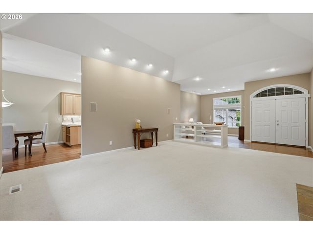 12638 ADRIAN Ct, Lake Oswego, OR 97034