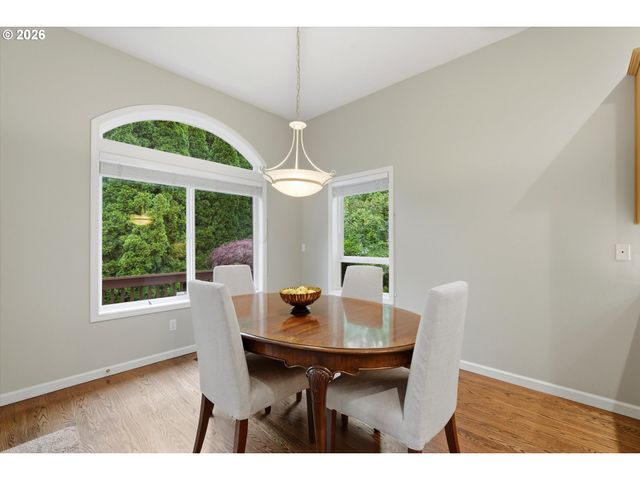 12638 ADRIAN Ct, Lake Oswego, OR 97034