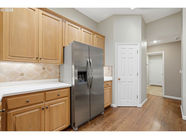 12638 ADRIAN Ct, Lake Oswego, OR 97034