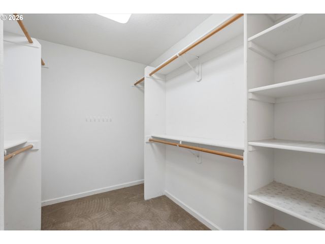 12638 ADRIAN Ct, Lake Oswego, OR 97034