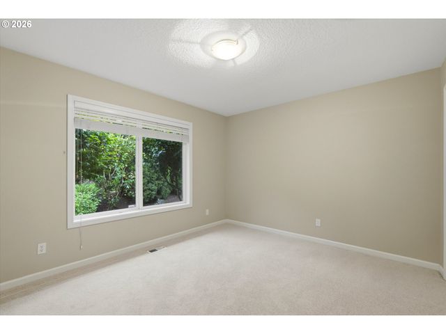 12638 ADRIAN Ct, Lake Oswego, OR 97034