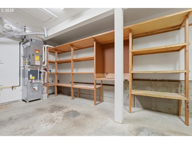 12638 ADRIAN Ct, Lake Oswego, OR 97034