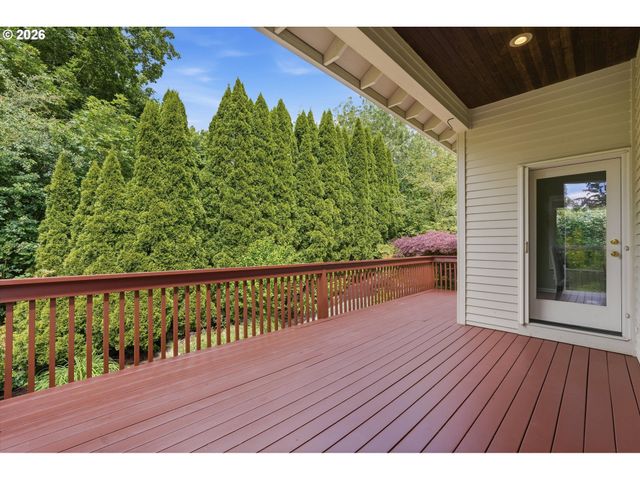 12638 ADRIAN Ct, Lake Oswego, OR 97034