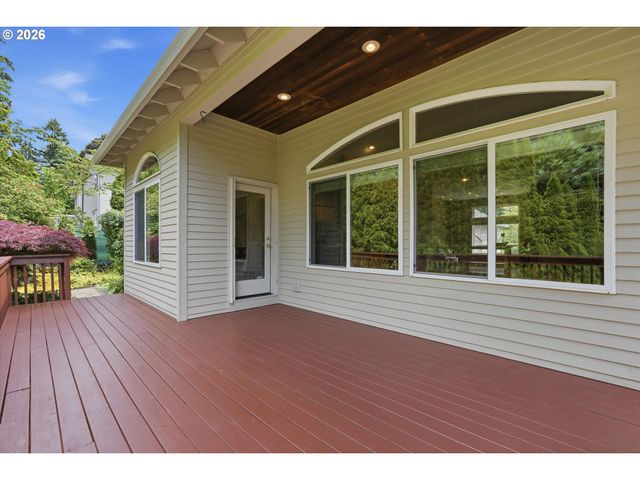 12638 ADRIAN Ct, Lake Oswego, OR 97034