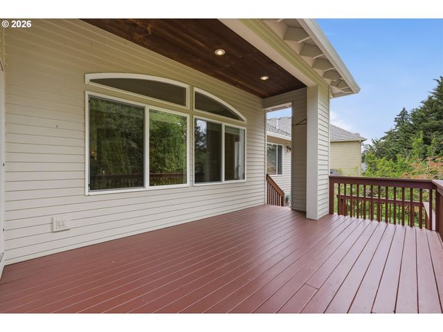 12638 ADRIAN Ct, Lake Oswego, OR 97034