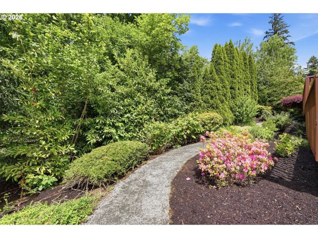 12638 ADRIAN Ct, Lake Oswego, OR 97034
