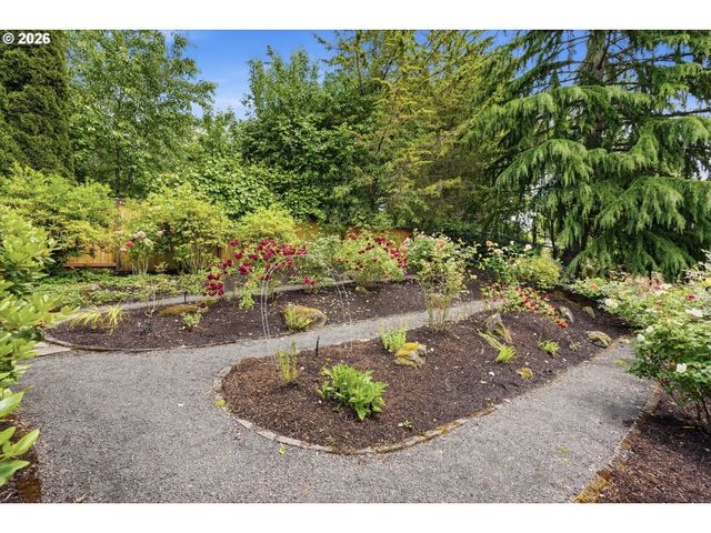 12638 ADRIAN Ct, Lake Oswego, OR 97034