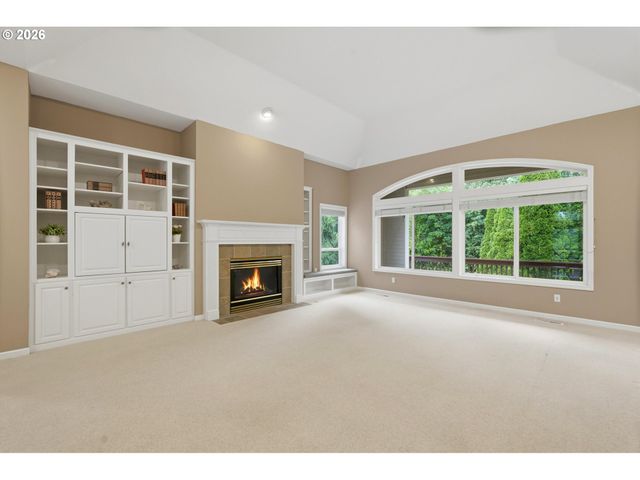 12638 ADRIAN Ct, Lake Oswego, OR 97034
