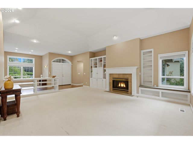 12638 ADRIAN Ct, Lake Oswego, OR 97034