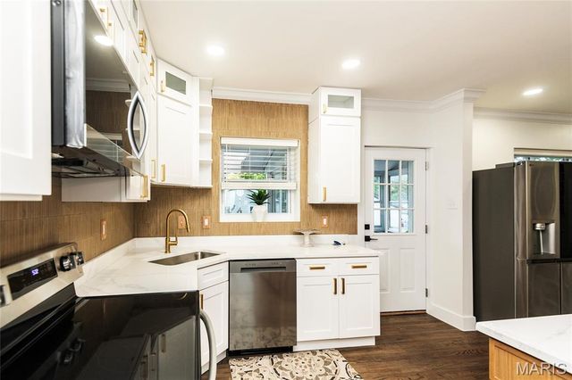 6609 Pernod Avenue, St Louis, MO 63139