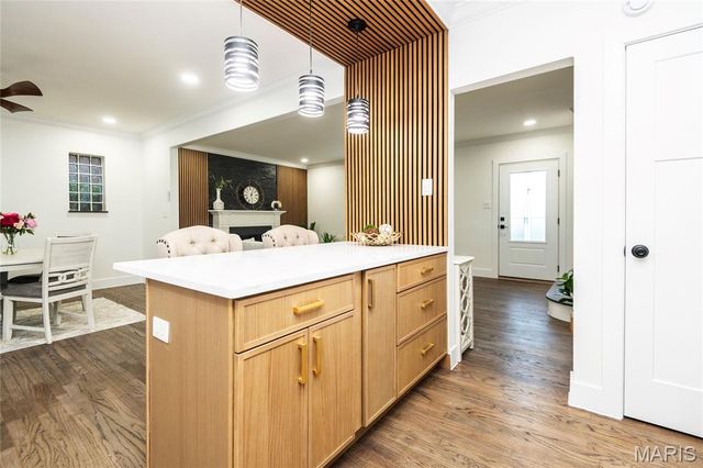 6609 Pernod Avenue, St Louis, MO 63139