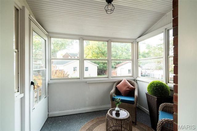 6609 Pernod Avenue, St Louis, MO 63139