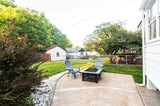 6609 Pernod Avenue, St Louis, MO 63139