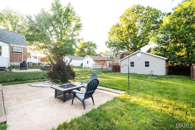 6609 Pernod Avenue, St Louis, MO 63139