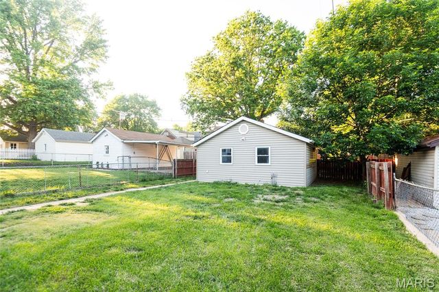 6609 Pernod Avenue, St Louis, MO 63139