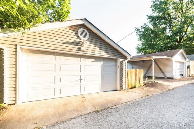 6609 Pernod Avenue, St Louis, MO 63139