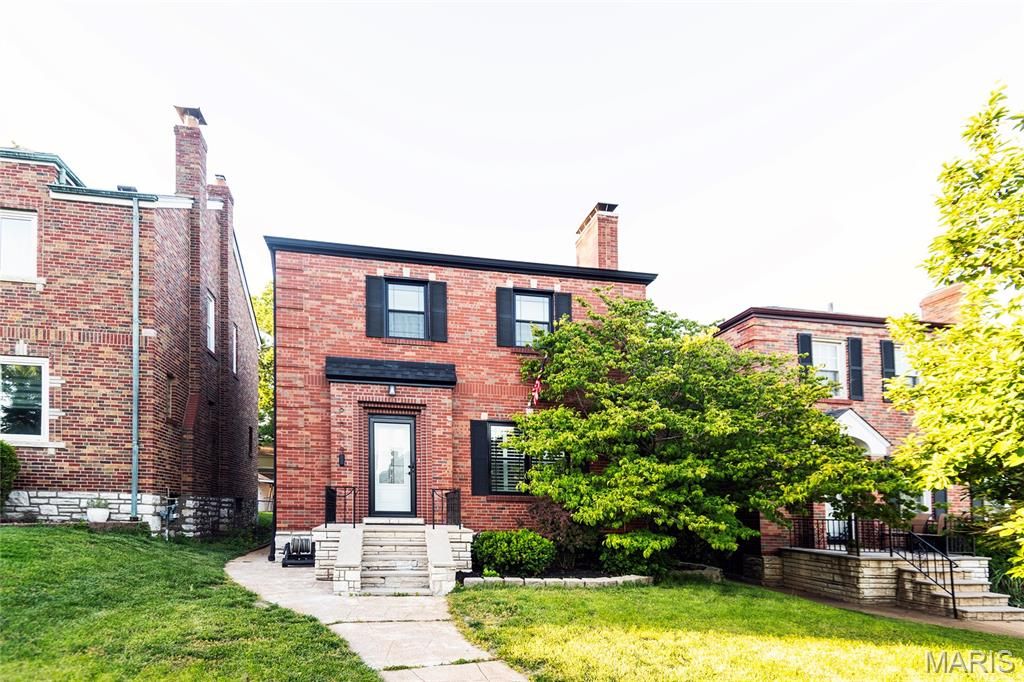 6609 Pernod Avenue, St Louis, MO 63139