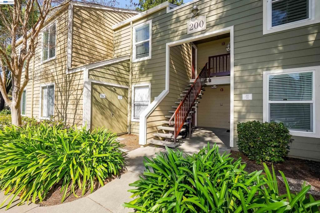 Image 10 of property listing at 200 Reflections Dr 23, San Ramon, CA 94583