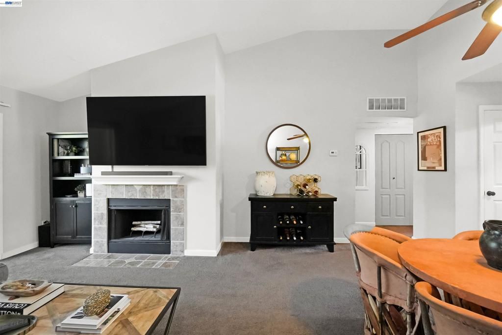 Image 21 of property listing at 200 Reflections Dr 23, San Ramon, CA 94583