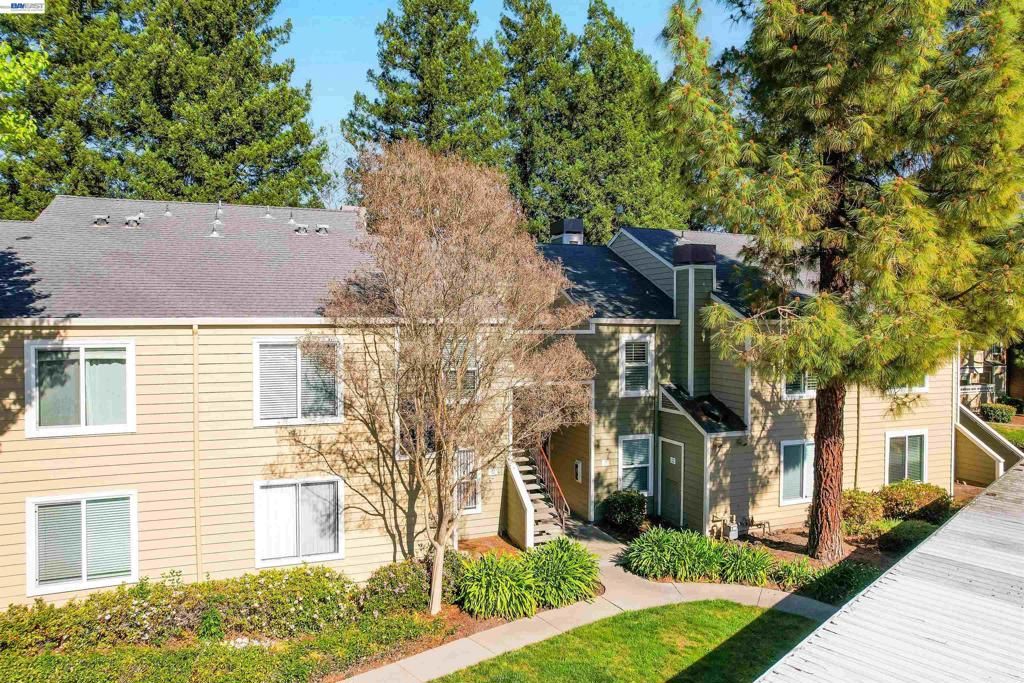 Image 7 of property listing at 200 Reflections Dr 23, San Ramon, CA 94583