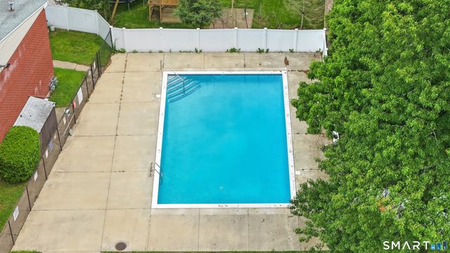 50 Greenhouse Road 41D, Bridgeport, CT 06606