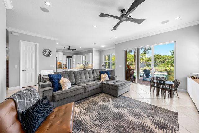 8867 Starhaven Cove, Boynton Beach, FL 33473