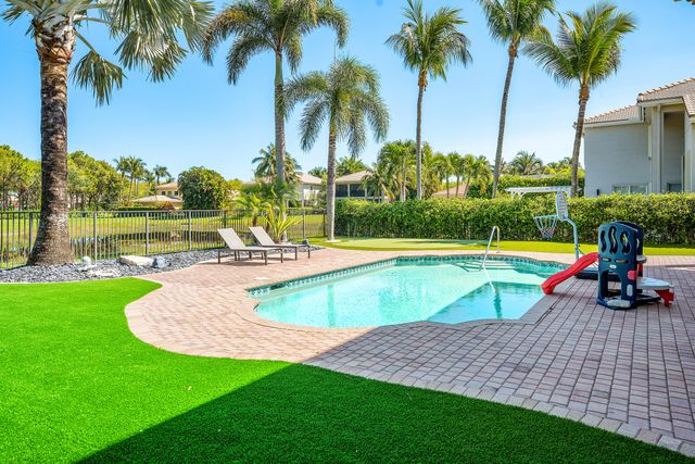 8867 Starhaven Cove, Boynton Beach, FL 33473