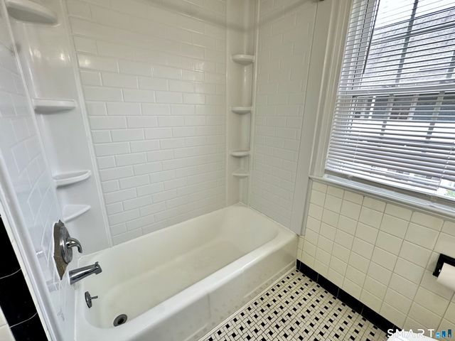 1160 Whitney Avenue E, Hamden, CT 06517