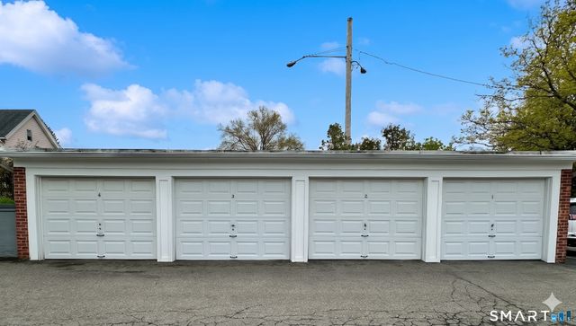 1160 Whitney Avenue E, Hamden, CT 06517