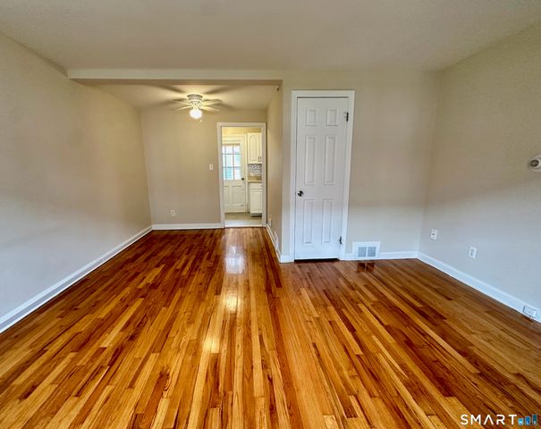 1160 Whitney Avenue E, Hamden, CT 06517