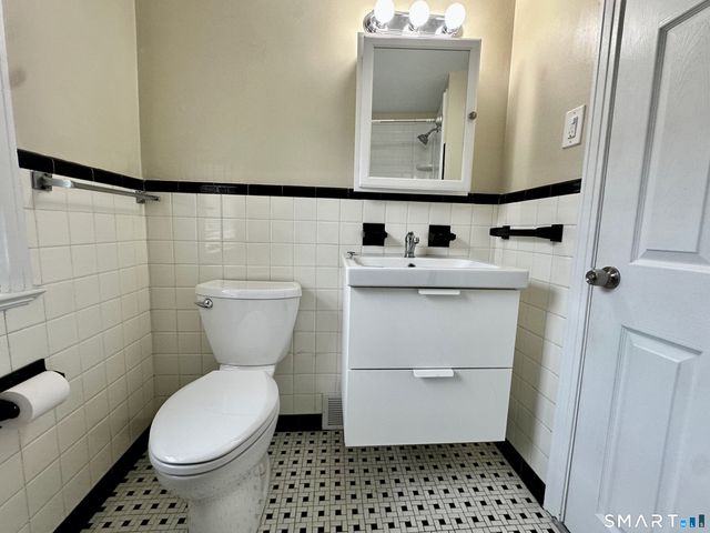 1160 Whitney Avenue E, Hamden, CT 06517