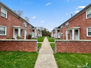 1160 Whitney Avenue E, Hamden, CT 06517