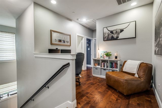 1011 Brook Hollow Drive, Euless, TX 76039