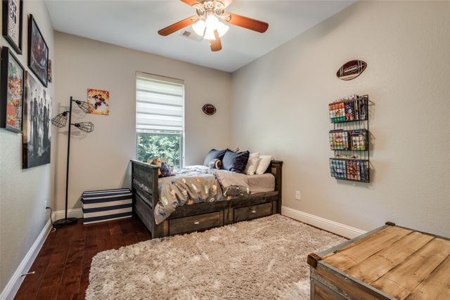 1011 Brook Hollow Drive, Euless, TX 76039