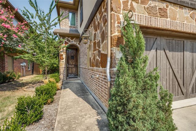 1011 Brook Hollow Drive, Euless, TX 76039