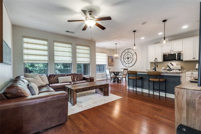 1011 Brook Hollow Drive, Euless, TX 76039