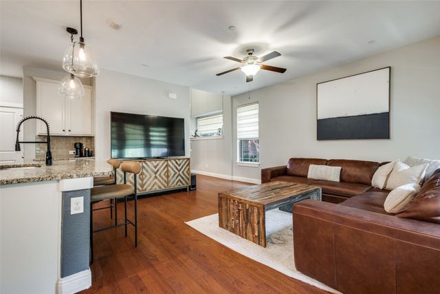 1011 Brook Hollow Drive, Euless, TX 76039