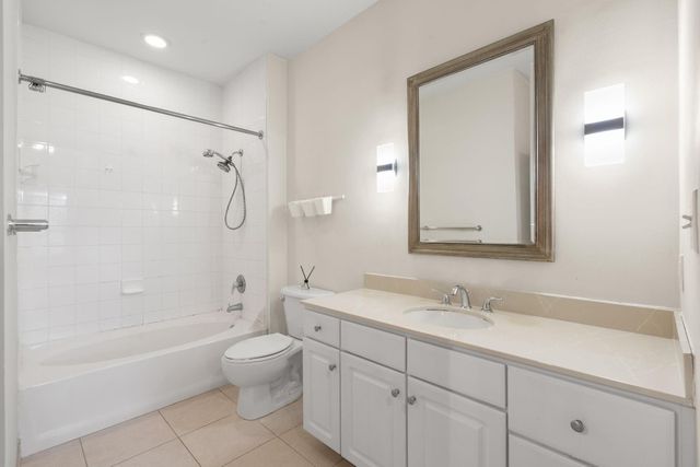 2001 Biscayne Boulevard 2303, Miami, FL 33137